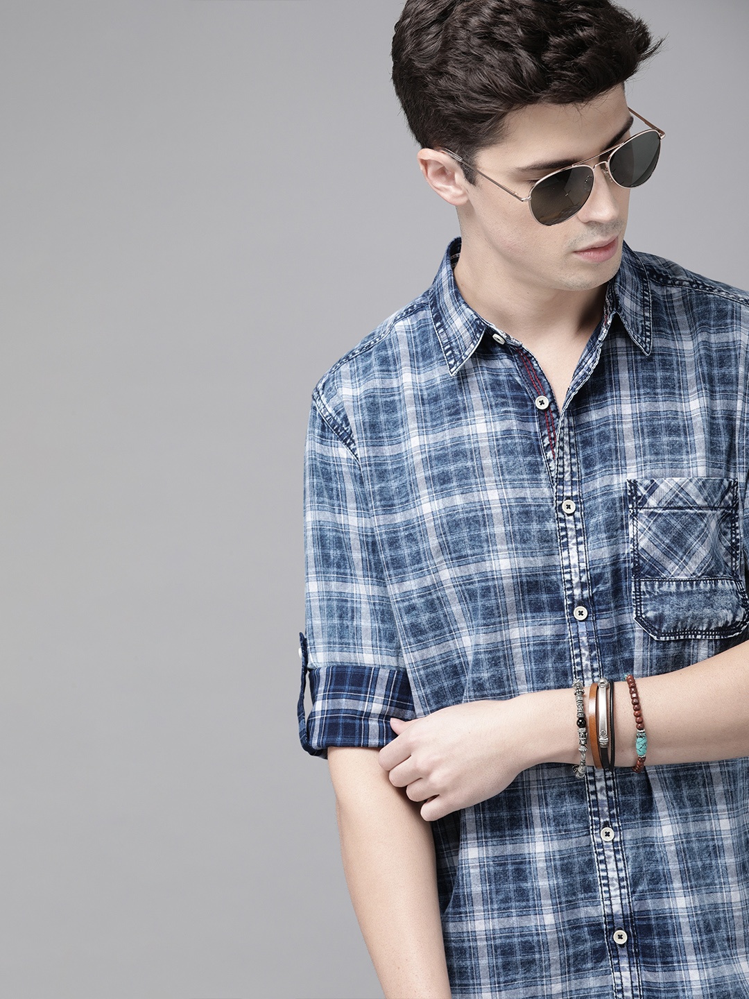 

Roadster Men Blue Regular Fit Checked Casual Shirt