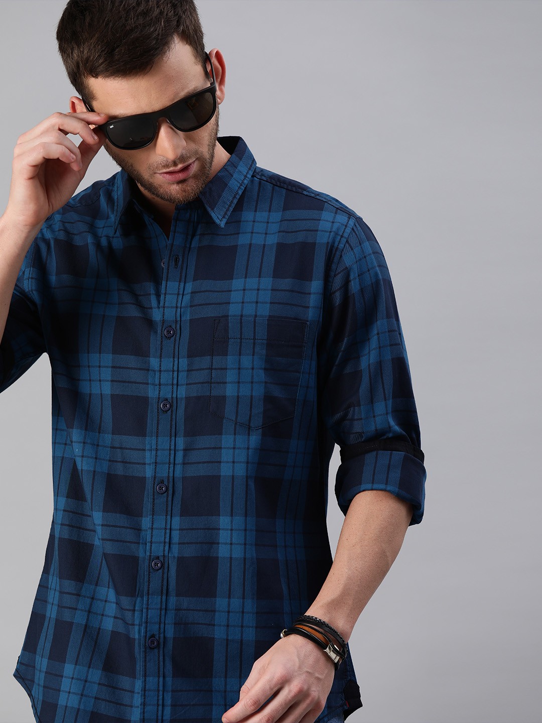 

Roadster Men Blue Regular Fit Checked Casual Sustainable Shirt