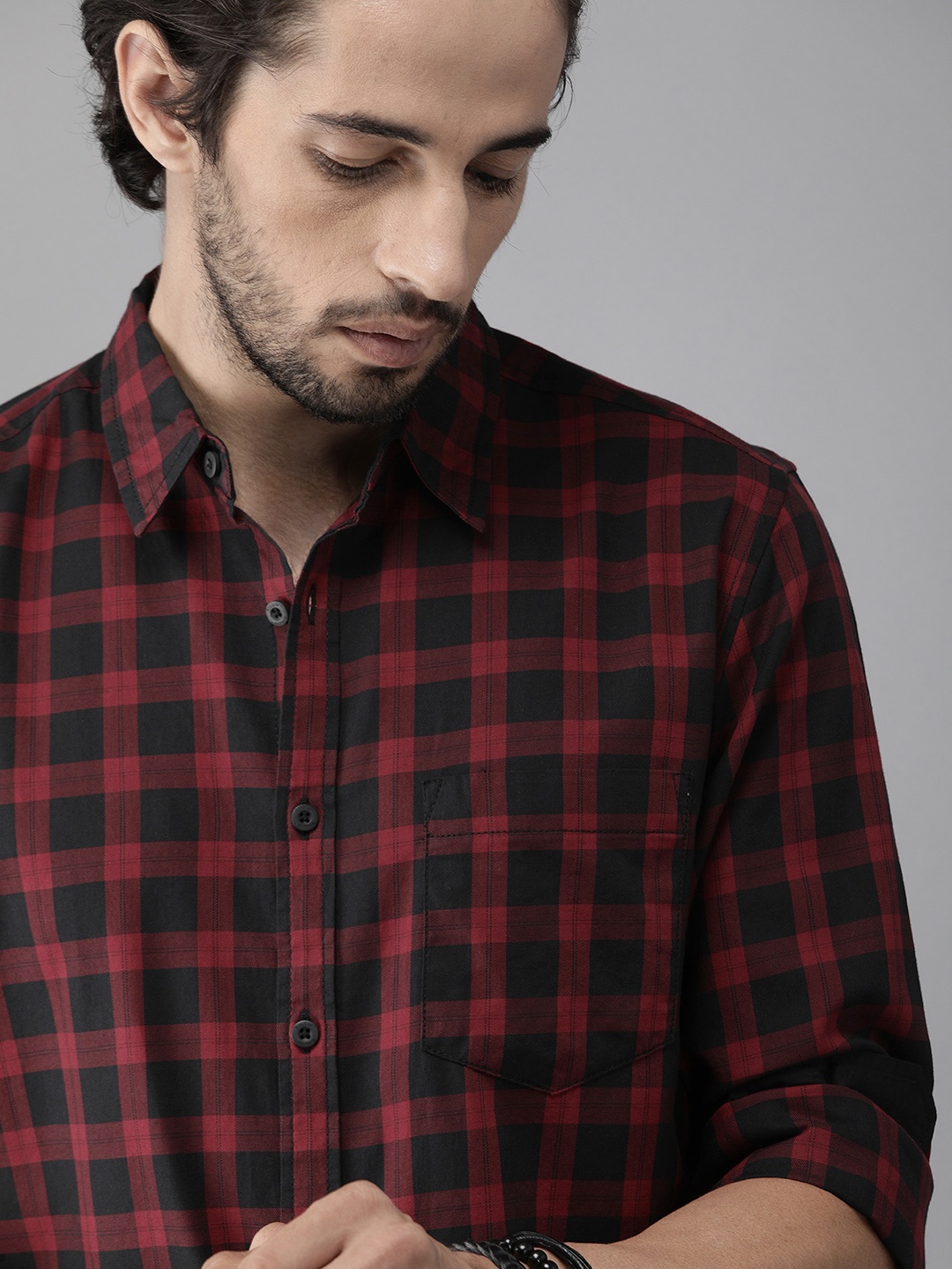 

Roadster Men Maroon & Black Regular Fit Checked Sustainable Casual Shirt