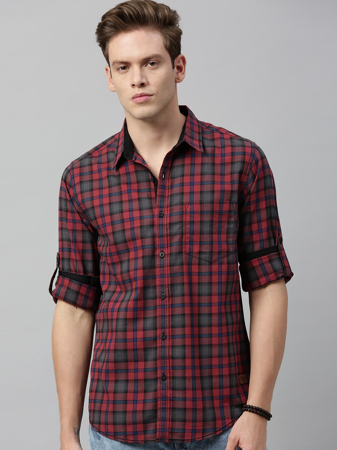 

Roadster Men Red & Grey Regular Fit Checked Casual Shirt