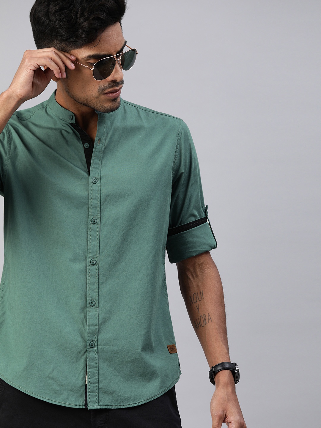 

Roadster Men Green Regular Fit Solid Casual Shirt
