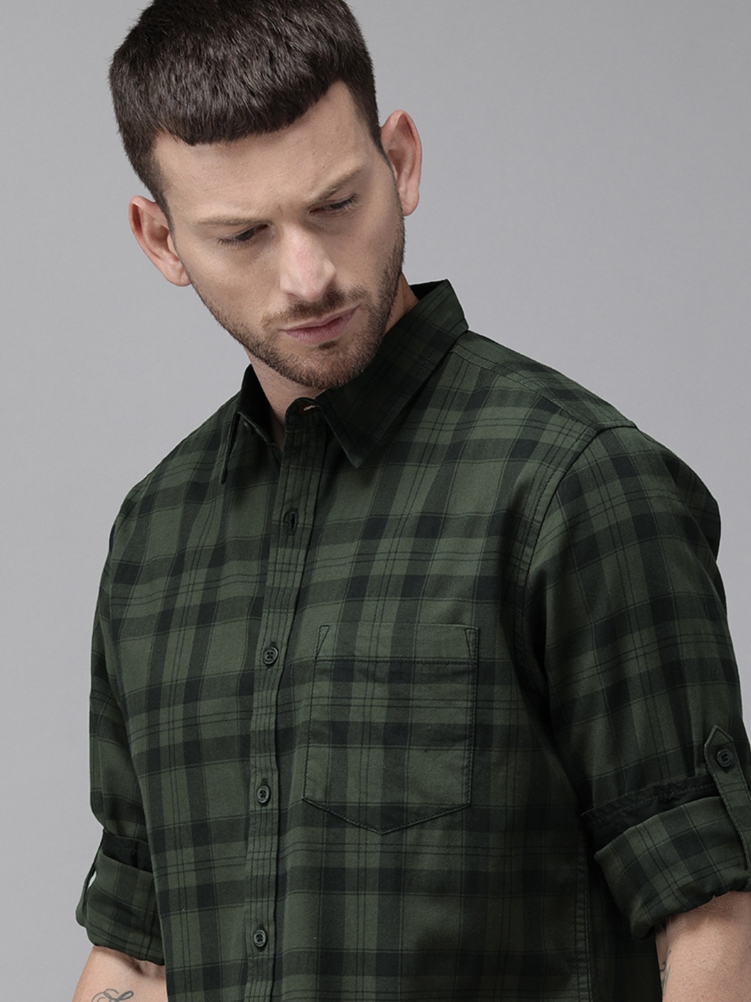

Roadster Men Olive Green & Black Regular Fit Checked Sustainable Casual Shirt