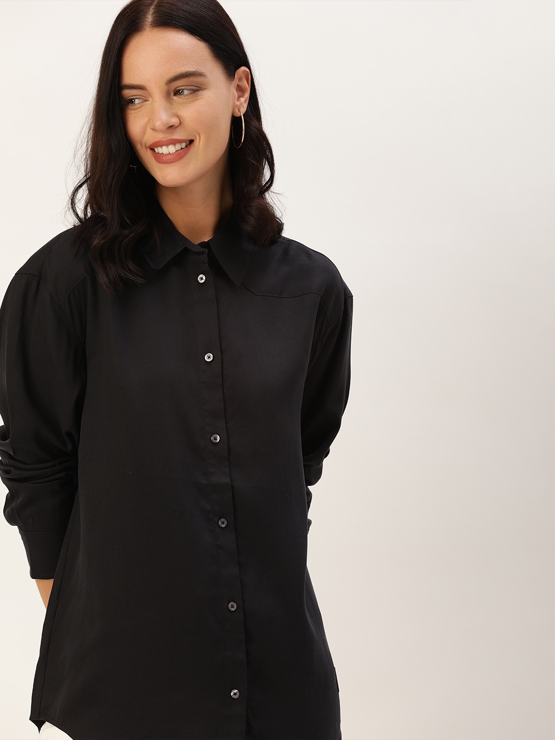 

Calvin Klein Jeans Women Black Regular Fit Solid Longline Casual Shirt