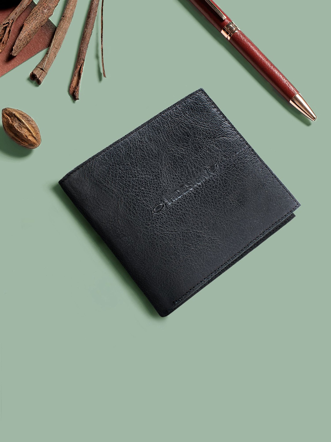 

Hidesign Men Black Textured Two Fold Leather Wallet