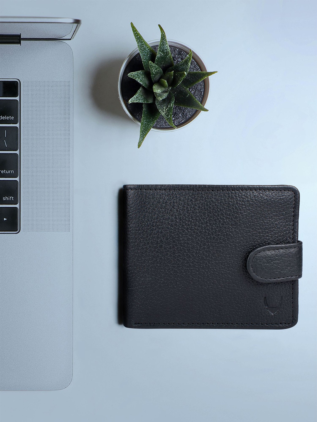 

Hidesign Men Black Solid Leather Two Fold Wallet