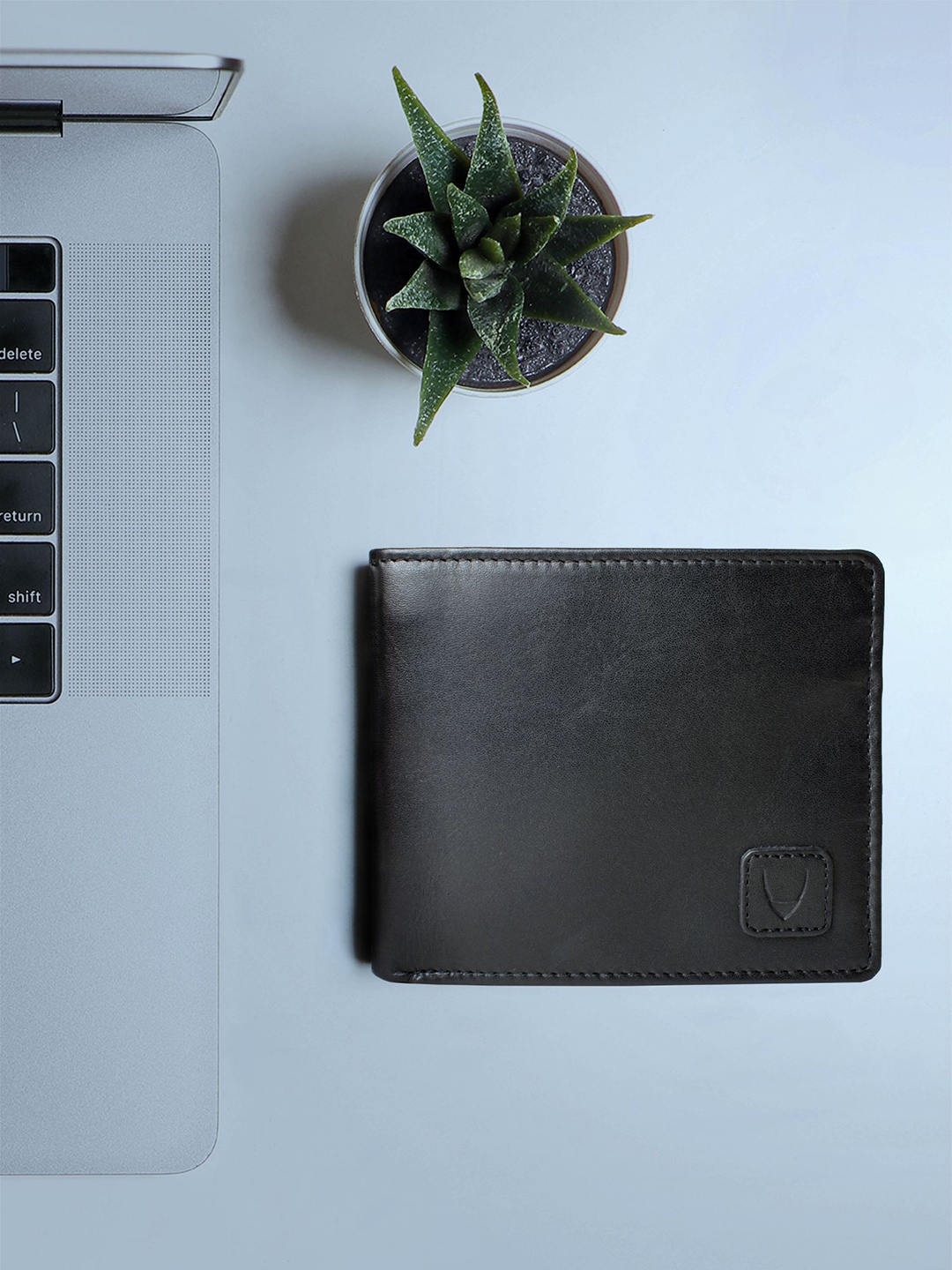 

Hidesign Men Black Solid Two Fold Leather Wallet