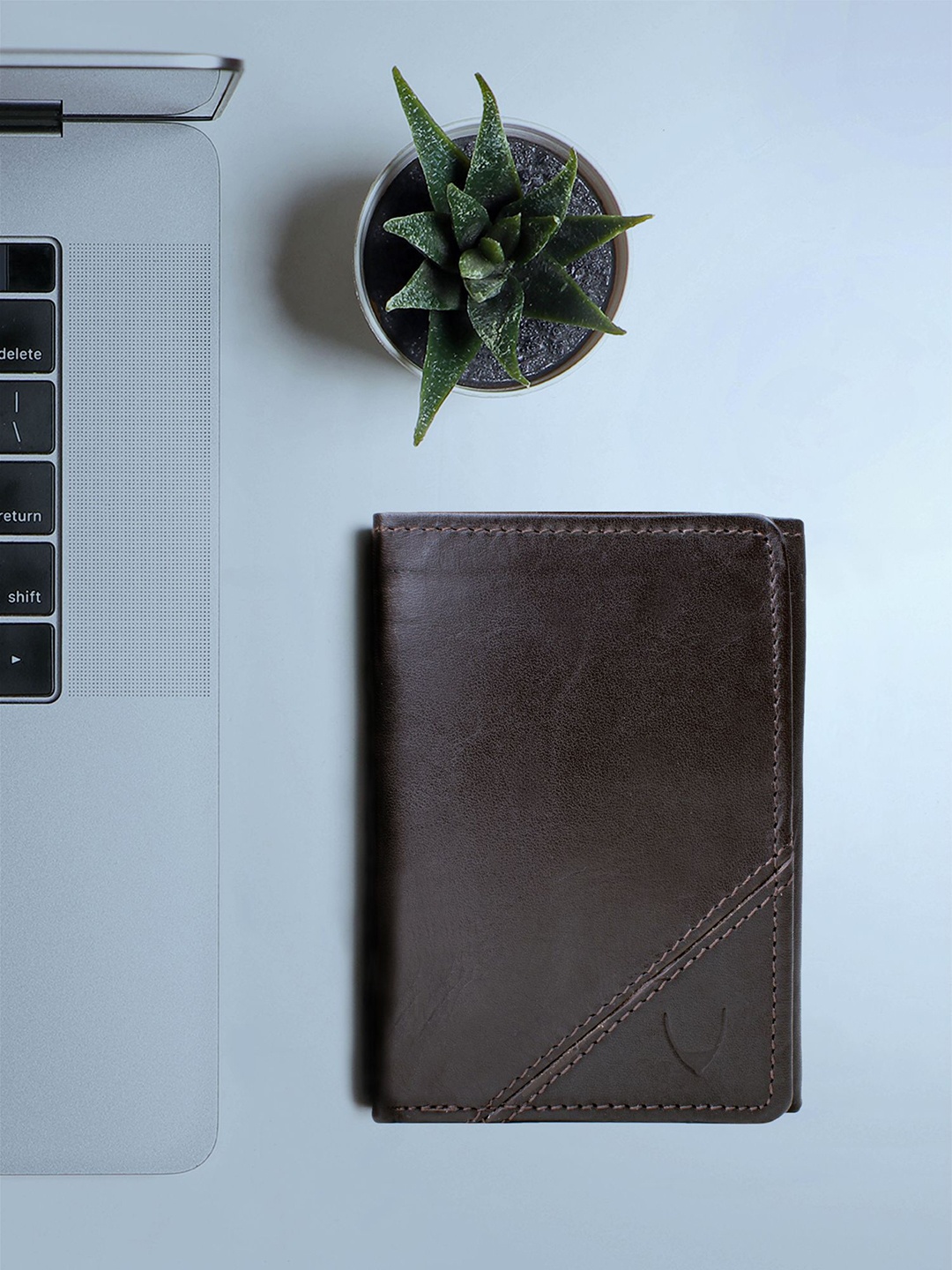 

Hidesign Men Brown Solid Three Fold Leather Wallet