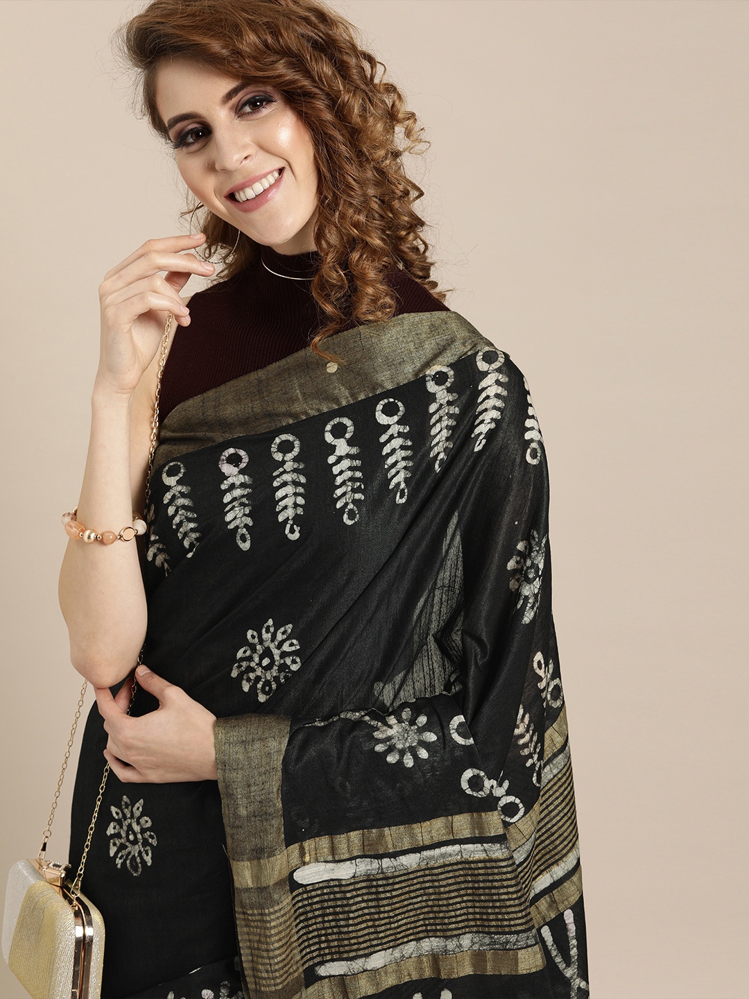 

Mitera Black & Off-White Silk Blend Printed Bhagalpuri Chanderi Saree