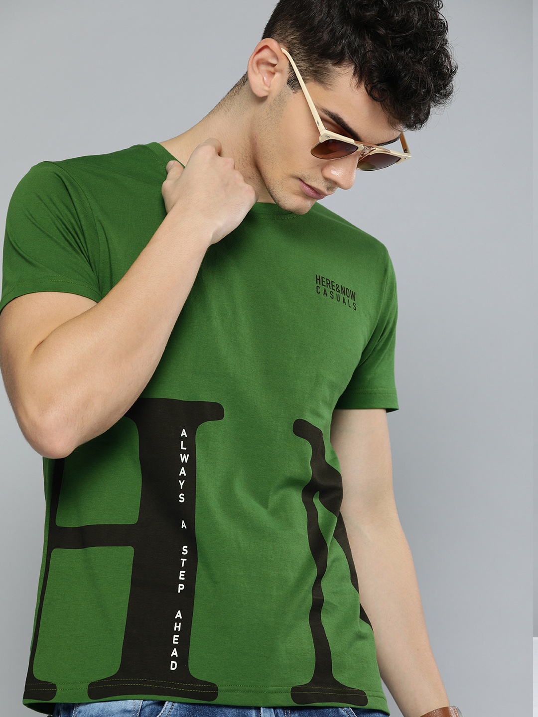 

HERE&NOW Men Green Printed Round Neck T-shirt