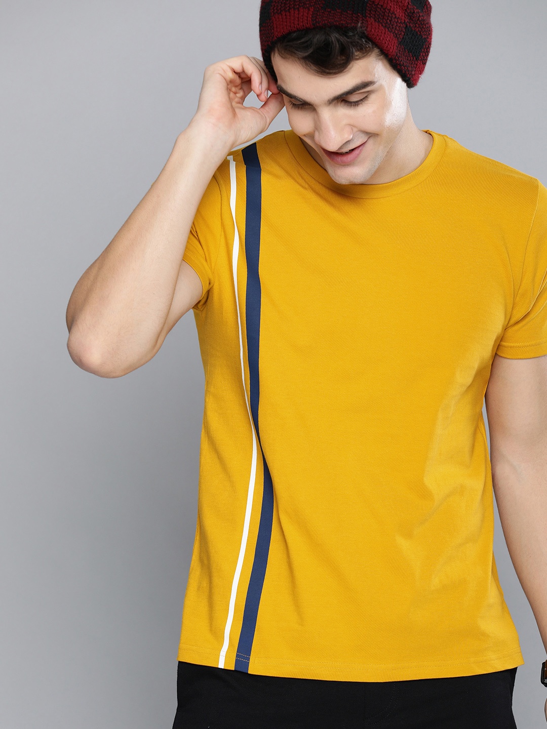 

HERE&NOW Men Mustard Yellow & Navy Blue Striped Round Neck T-shirt