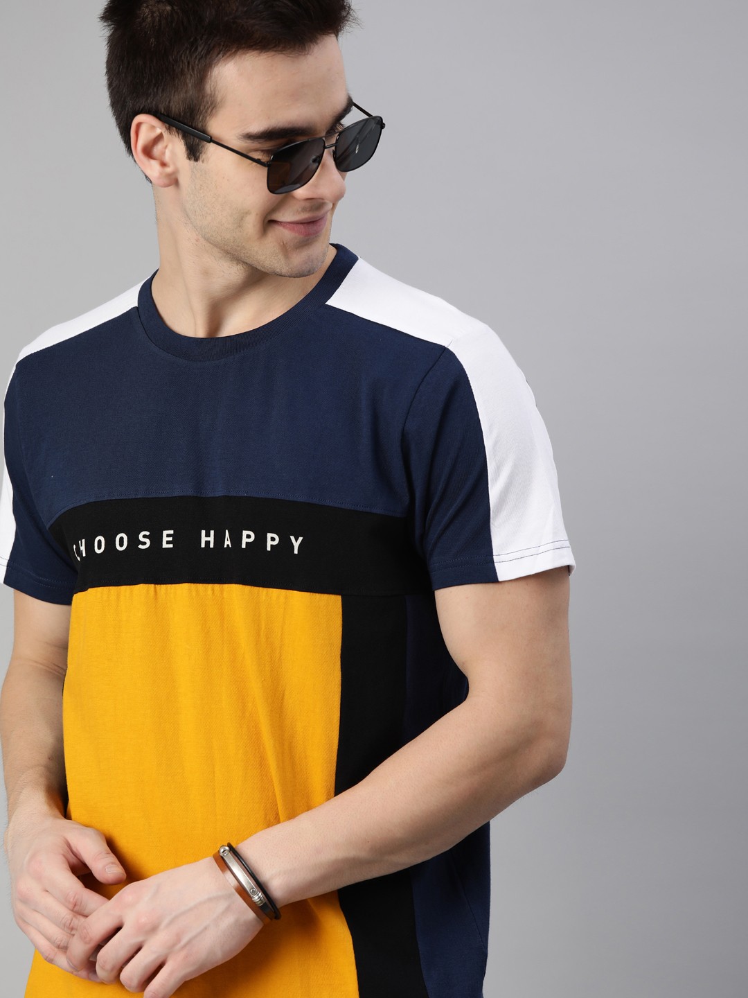 

HERE&NOW Men Navy Blue Colourblocked Round Neck T-shirt