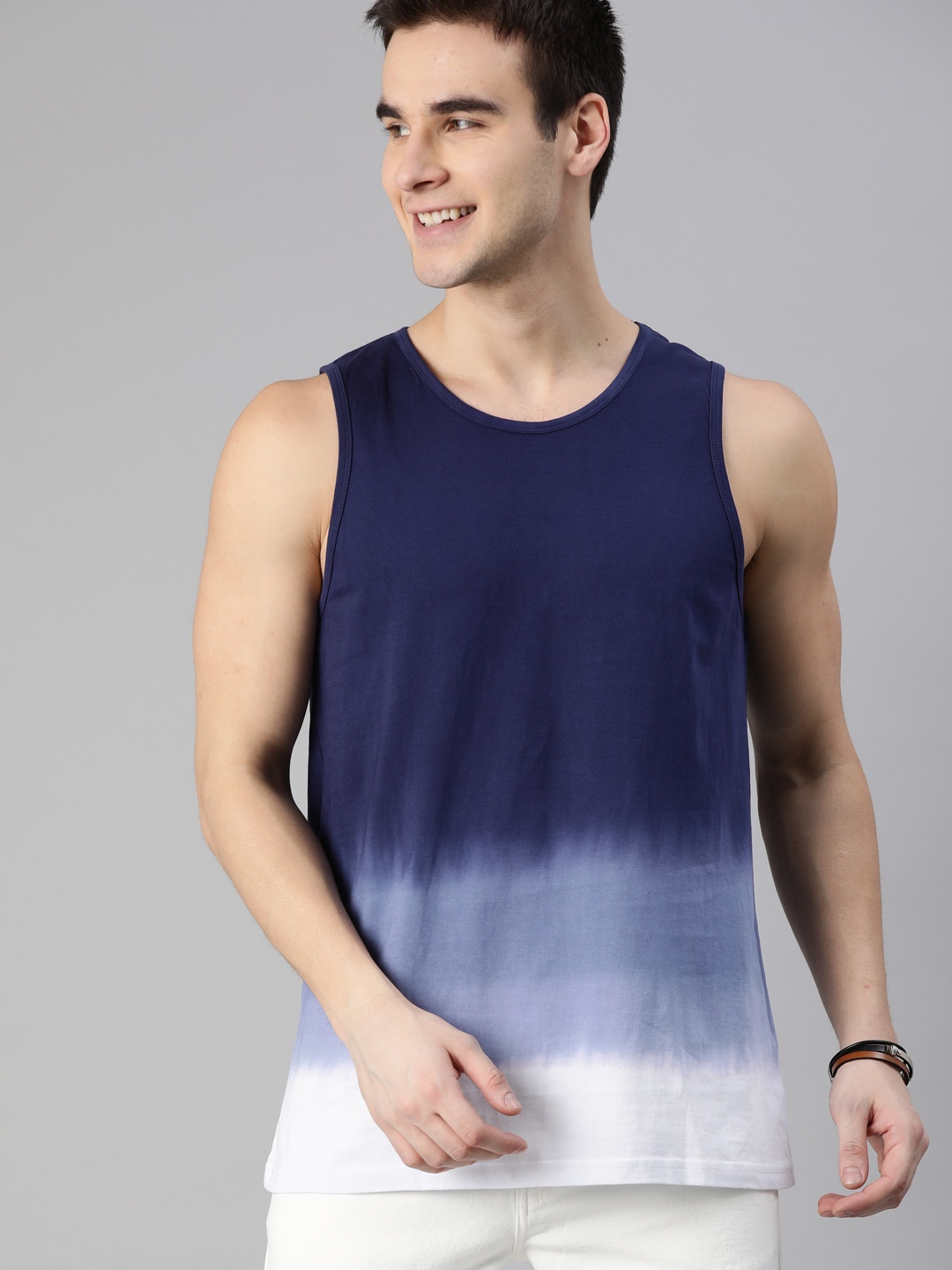 

HERENOW Men Navy Blue White Ombre Dyed Round Neck Pure Cotton T-shirt