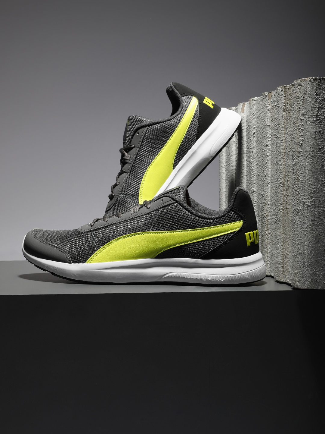 

Puma Men Grey Lime Green Escaper Star Sneakers