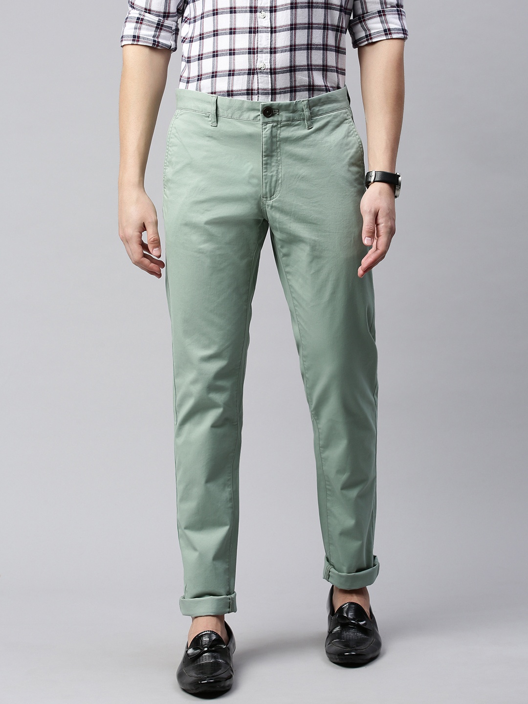 

Indian Terrain Men Green Brooklyn Slim Fit Solid Chinos