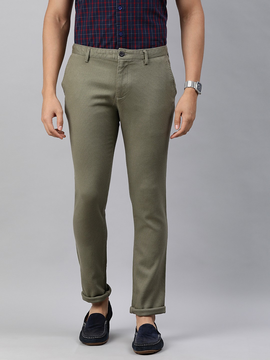 

Indian Terrain Men Olive Green Textured Urban Tapered Fit Low-Rise Regular Trousers