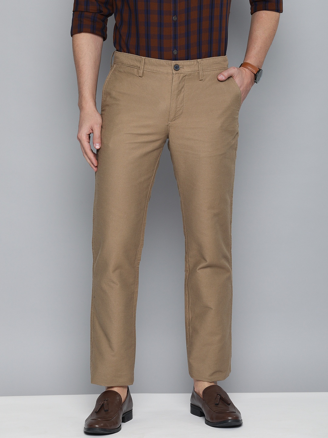 

Indian Terrain Men Beige Kansas Fit Low-Rise Smart Casual Trousers