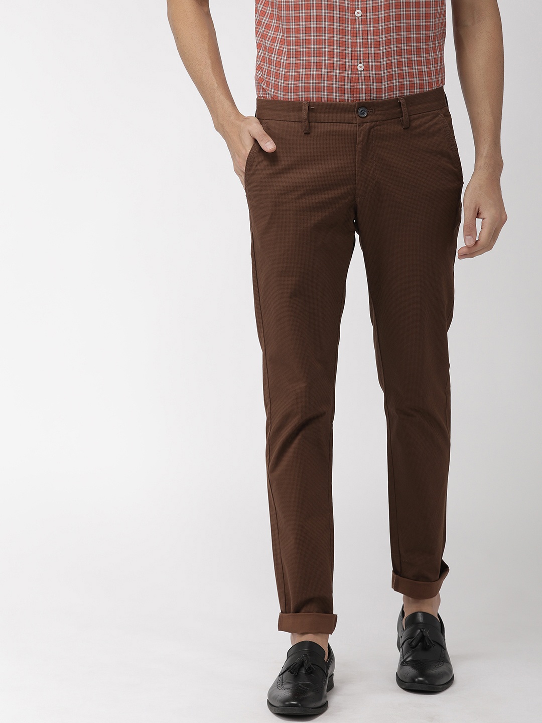 

Indian Terrain Men Brown & Black Brooklyn Slim Fit Checked Regular Trousers