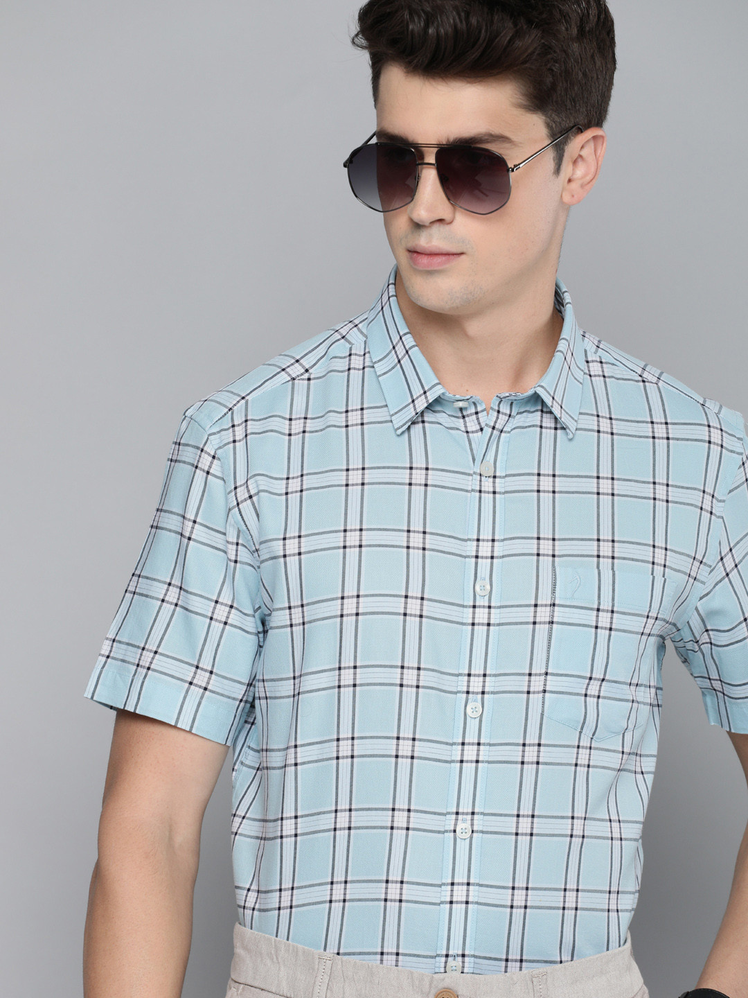 

Indian Terrain Men Blue & Black Slim Fit Checked Casual Shirt