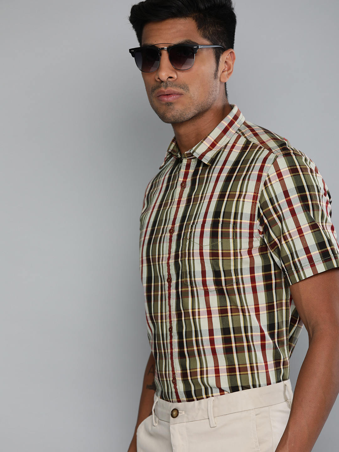 

Indian Terrain Men Olive Green & Off-White Checked Slim Fit Smart Casual Shirt