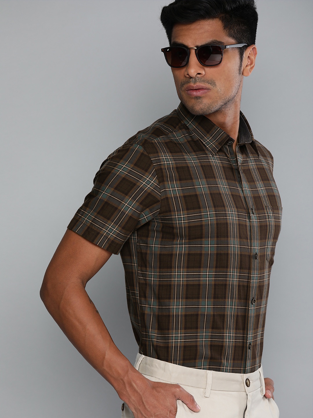 

Indian Terrain Men Brown & Green Checked Slim Fit Smart Casual Shirt
