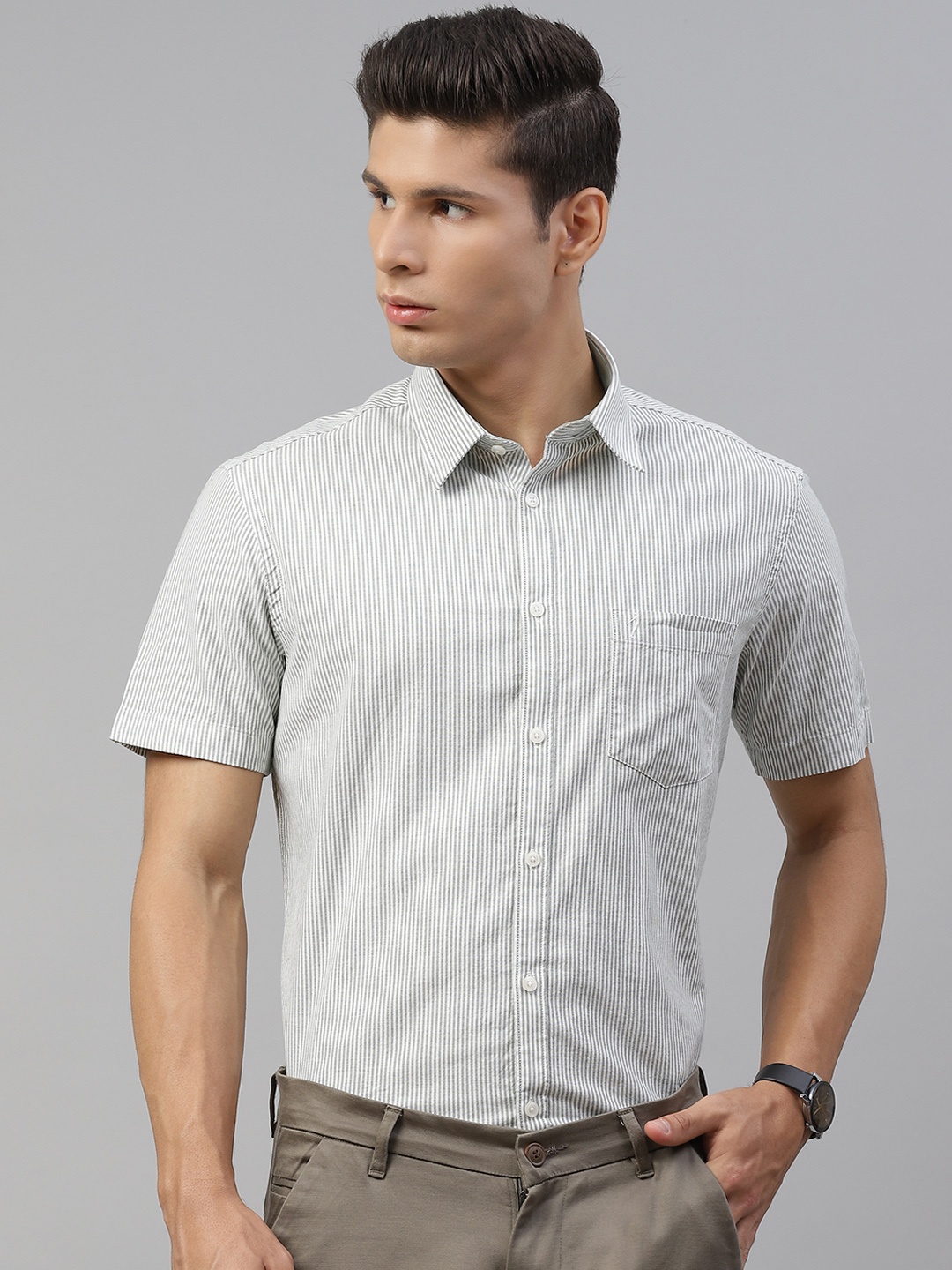 

Indian Terrain Men White & Olive Green Slim Fit Striped Casual Shirt