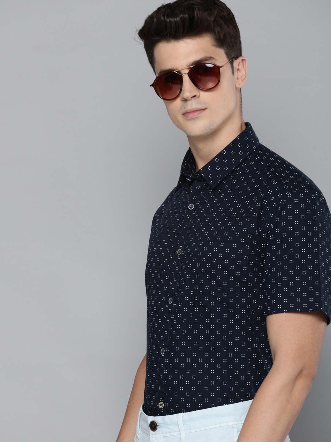 

Indian Terrain Men Navy Blue & White Regular Fit Printed Casual Shirt