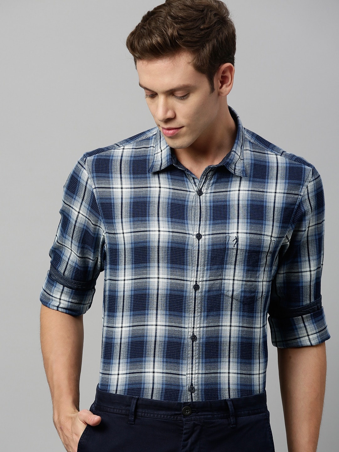 

Indian Terrain Men Blue & White Chiseled Slim Fit Checked Smart Casual Shirt