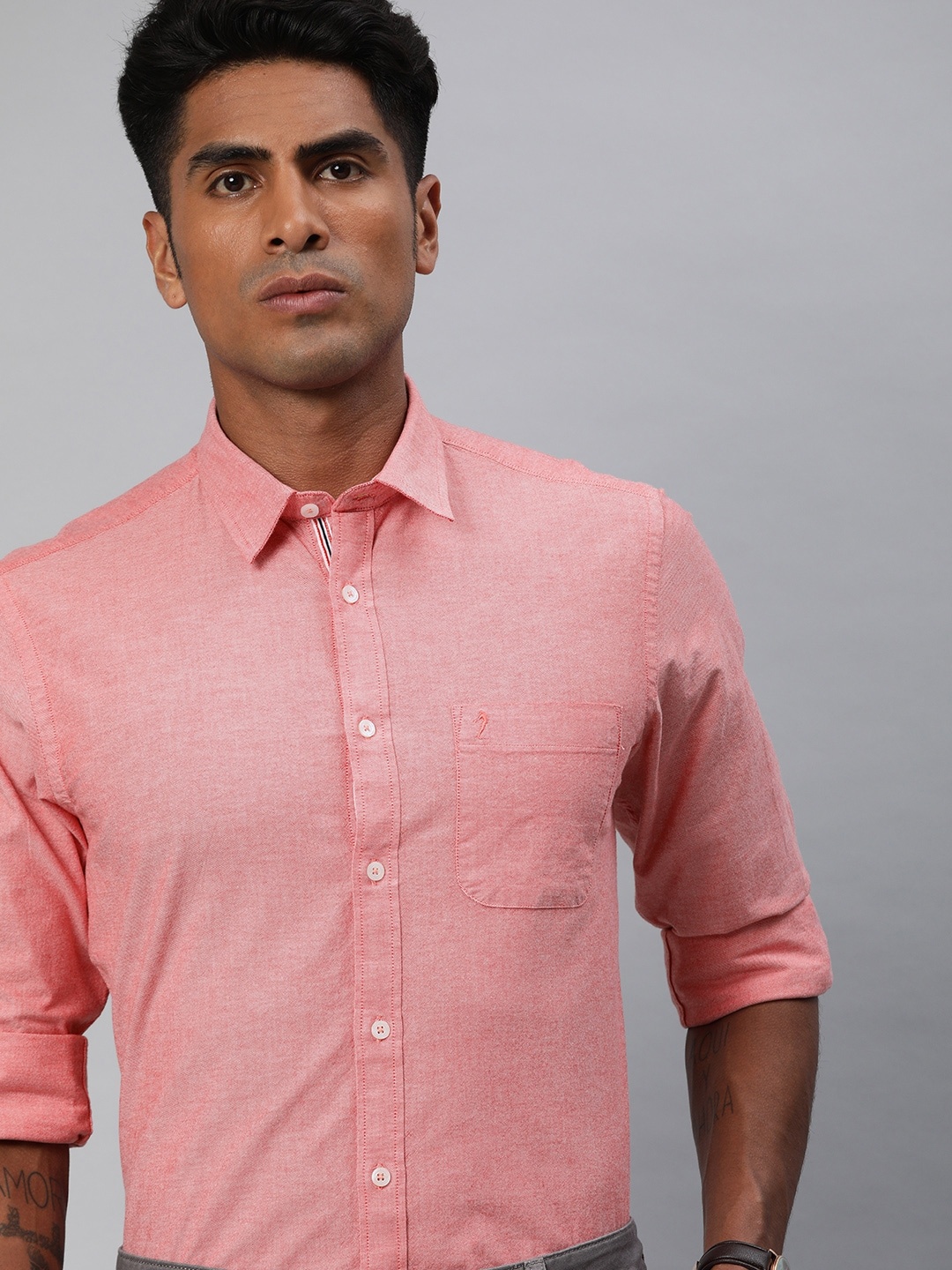 

Indian Terrain Men Red & White Slim Fit Oxford Weave Solid Smart Casual Shirt