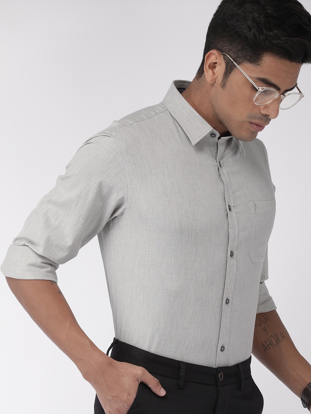 

Indian Terrain Men Grey Slim Fit Solid Smart Casual Shirt
