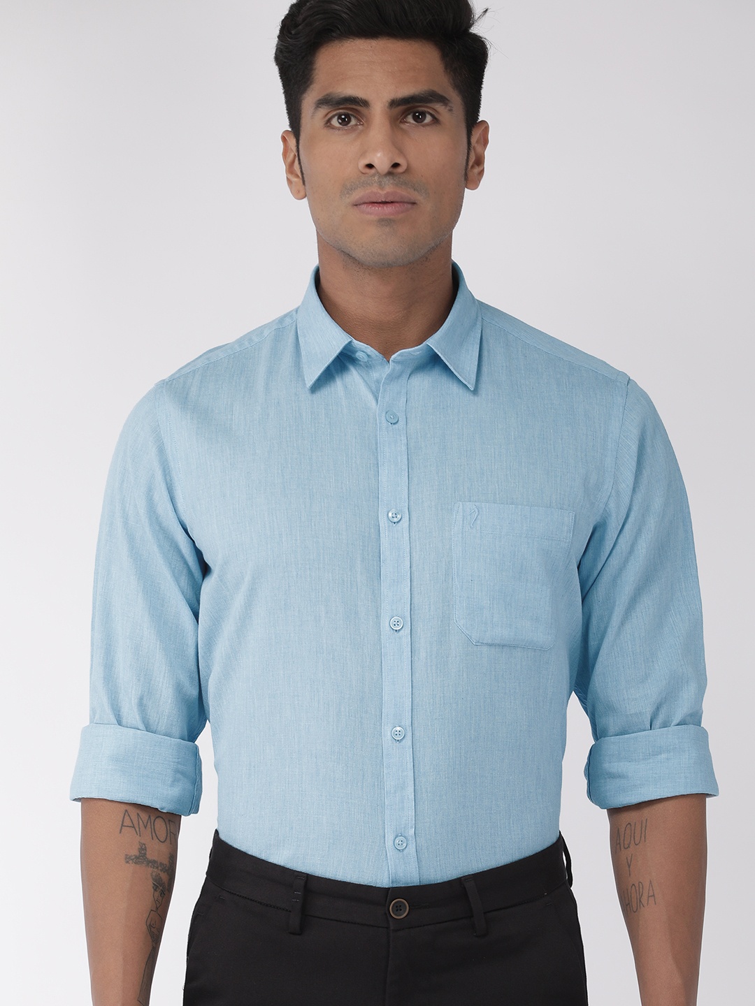 

Indian Terrain Men Blue Slim Fit Solid Smart Casual Shirt