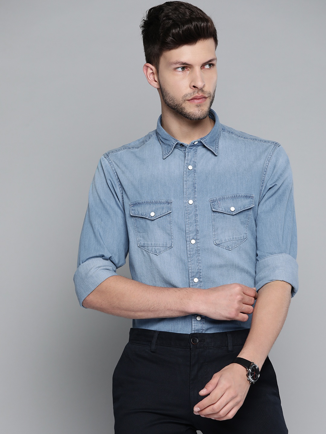 

Indian Terrain Men Blue Pure Cotton Solid Chiseled Fit Chambray Casual Shirt