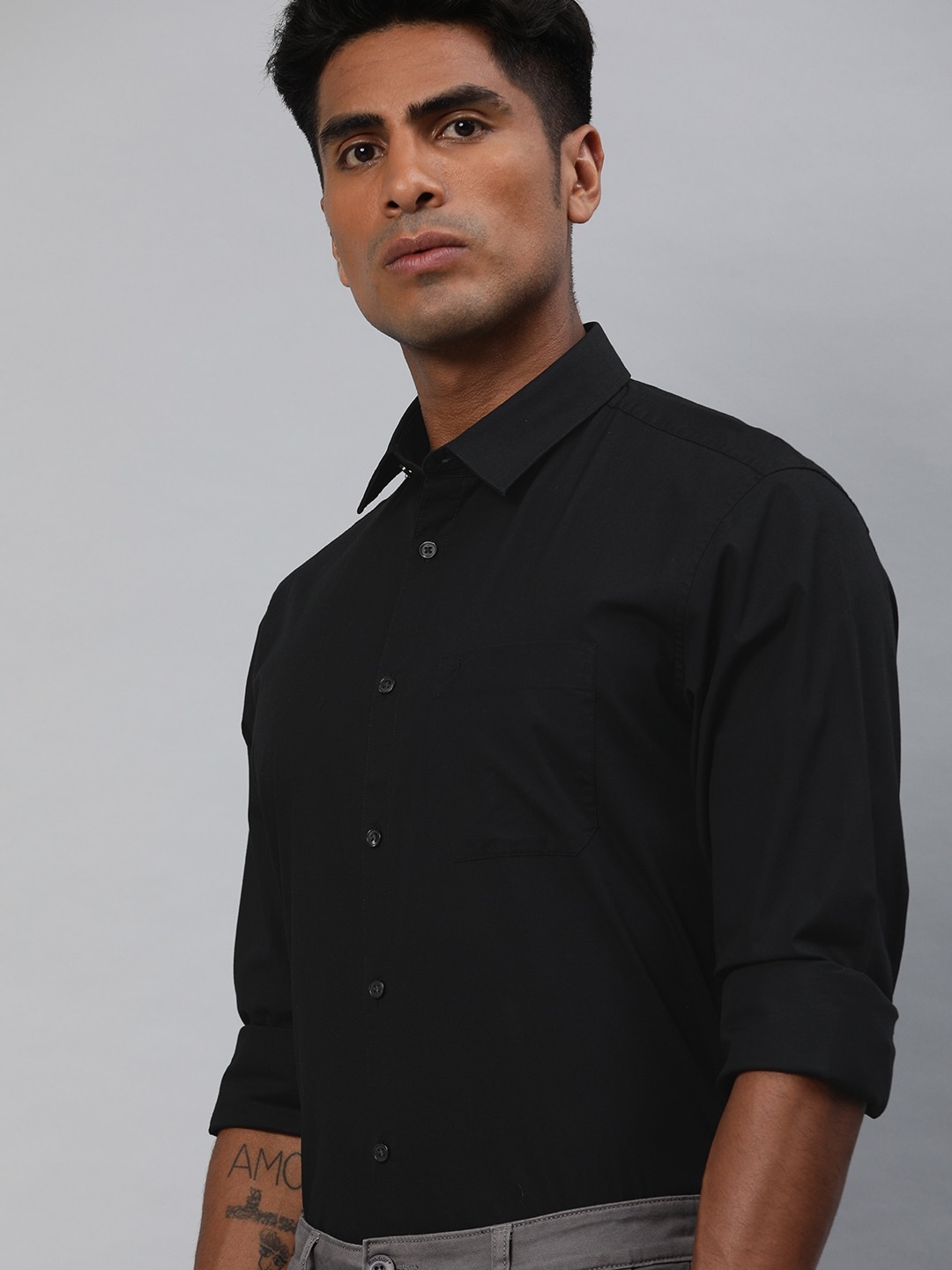 

Indian Terrain Men Black Solid Slim Fit Smart Casual Shirt