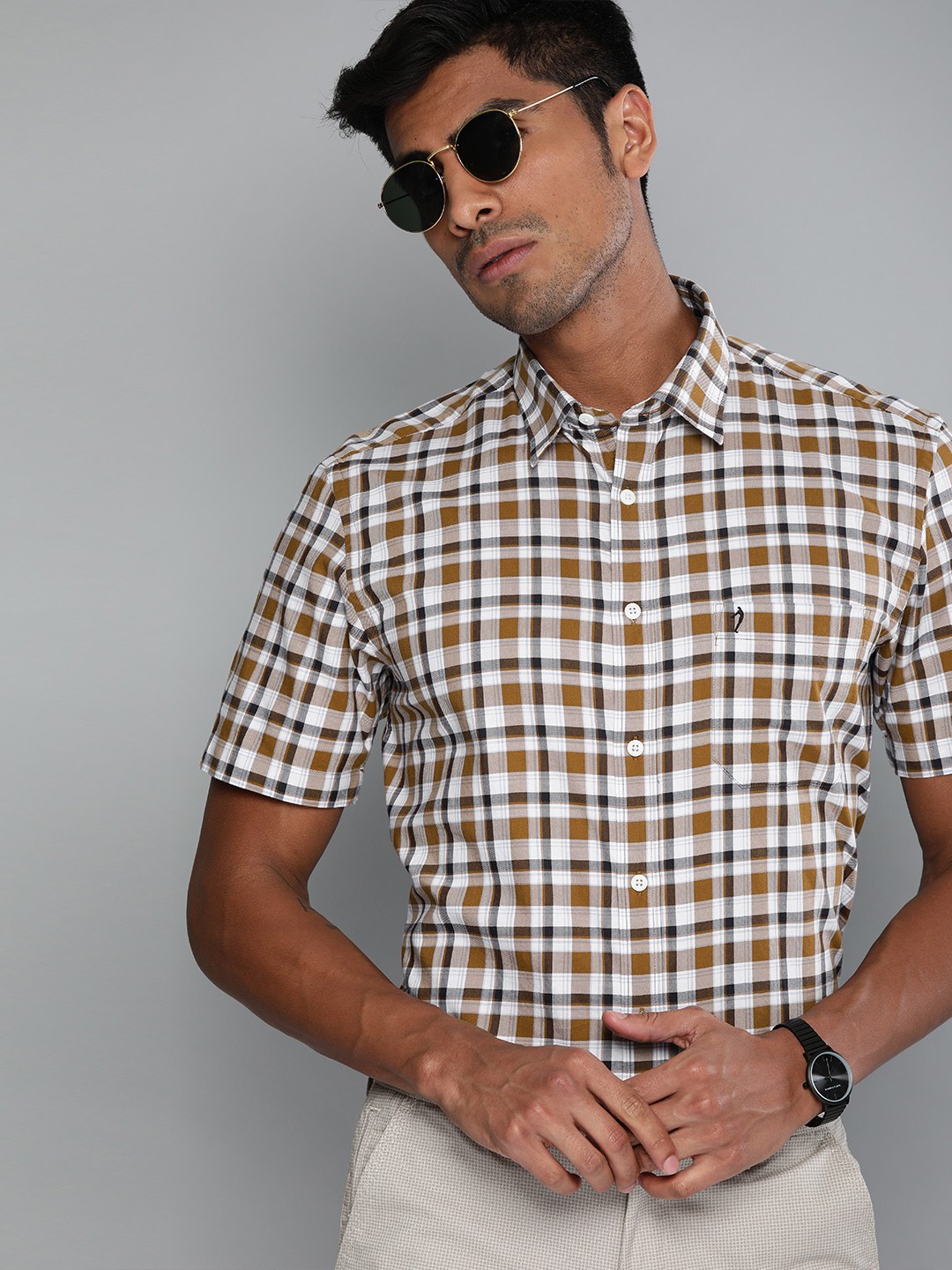 

Indian Terrain Men Brown & White Checked Slim Fit Smart Casual Shirt
