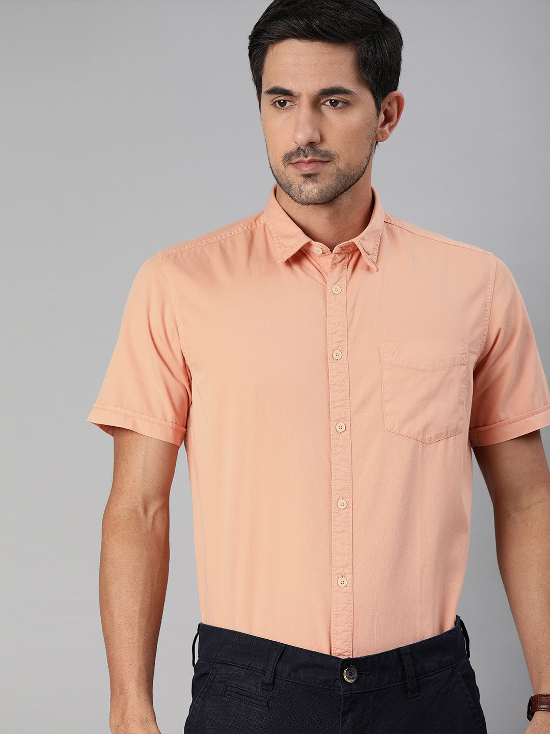 

Indian Terrain Men Peach-Coloured Solid Slim Fit Cotton Smart Casual Shirt