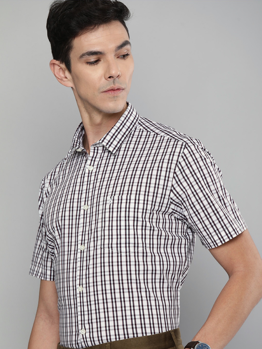 

Indian Terrain Men White Slim Fit Checked Smart Casual Shirt