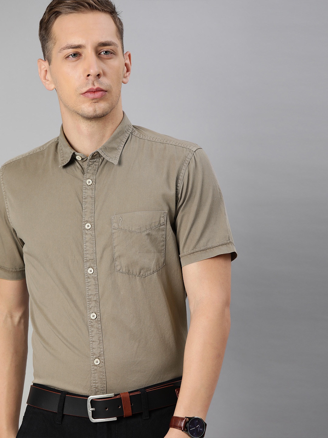 

Indian Terrain Men Grey Slim Fit Solid Casual Shirt