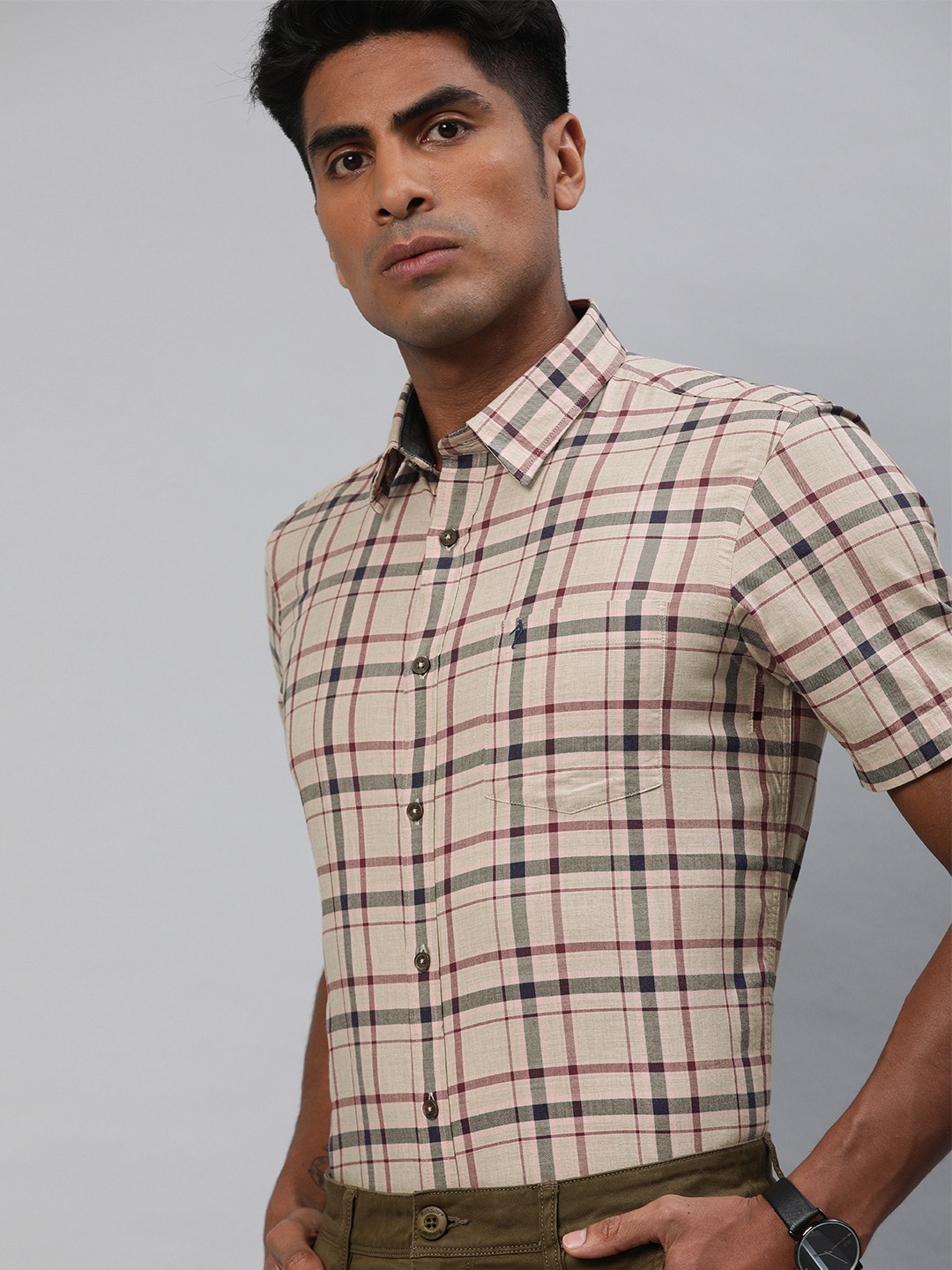 

Indian Terrain Men Pink & Navy Blue Slim Fit Checked Casual Shirt