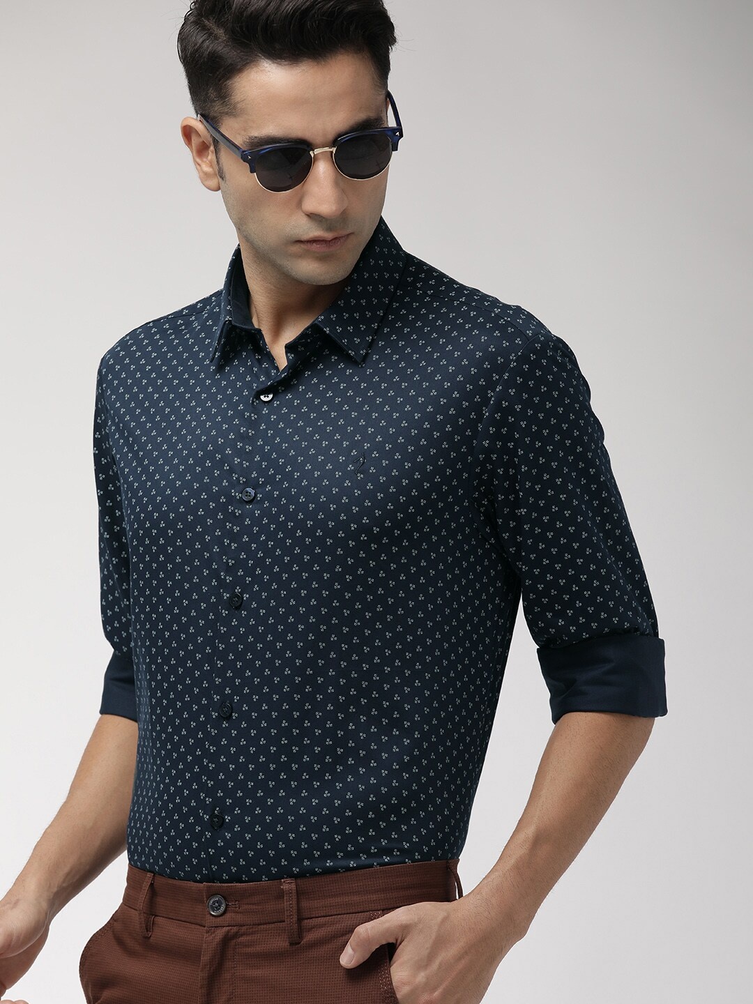 

Indian Terrain Men Navy Blue & White Slim Fit Printed Smart Casual Shirt