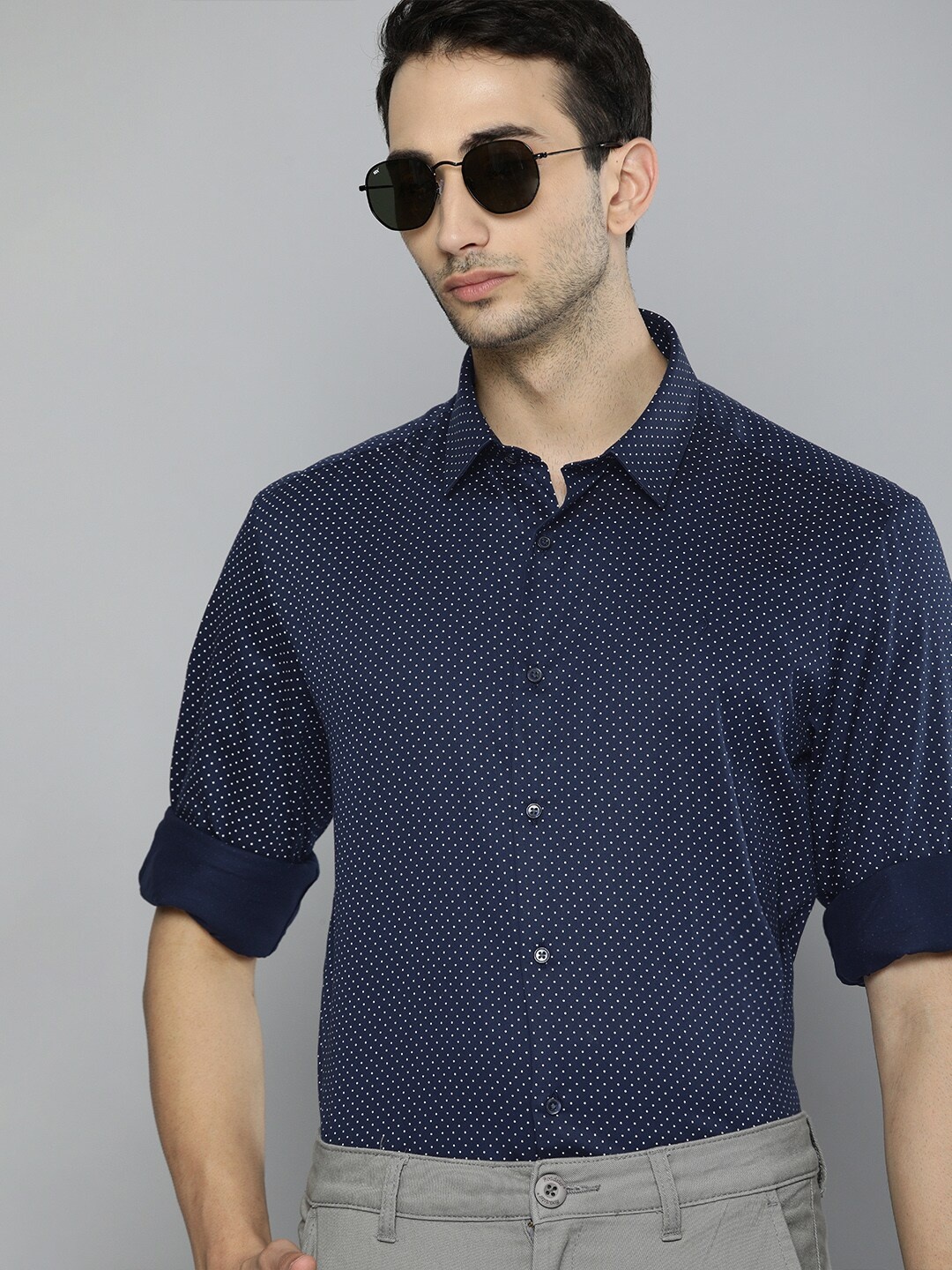 

Indian Terrain Men Navy Blue & White Slim Fit Printed Smart Casual Shirt