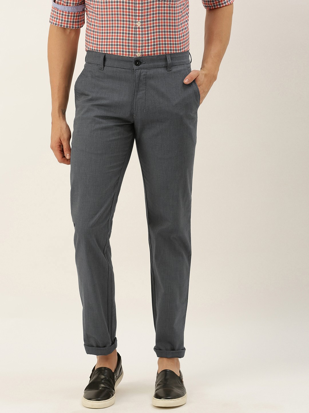 

Parx Men Grey Slim Tapered Fit Self Design Regular Trousers
