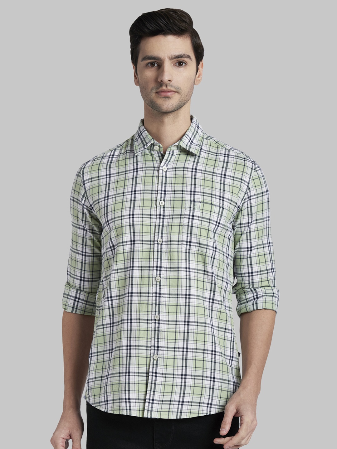 

Parx Men Green & White Slim Fit Checked Casual Shirt