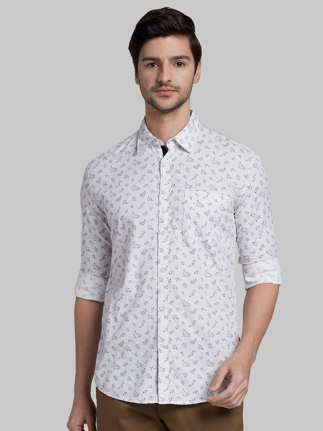 

Parx Men White & Navy Blue Slim Fit Printed Casual Shirt