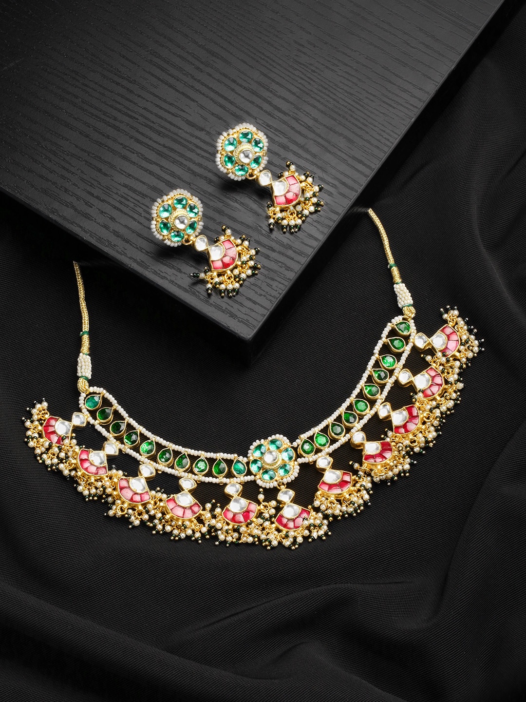 

Justpeachy Gold-Toned & Green Kundan Stone Studded Jewellery Set