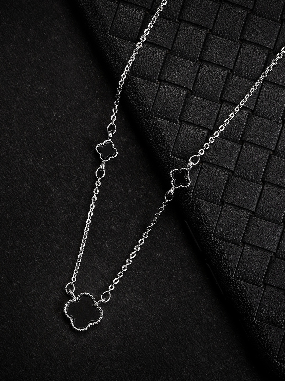 

Justpeachy Women Silver-Toned & Black Floral Shaped Pendant With Chain