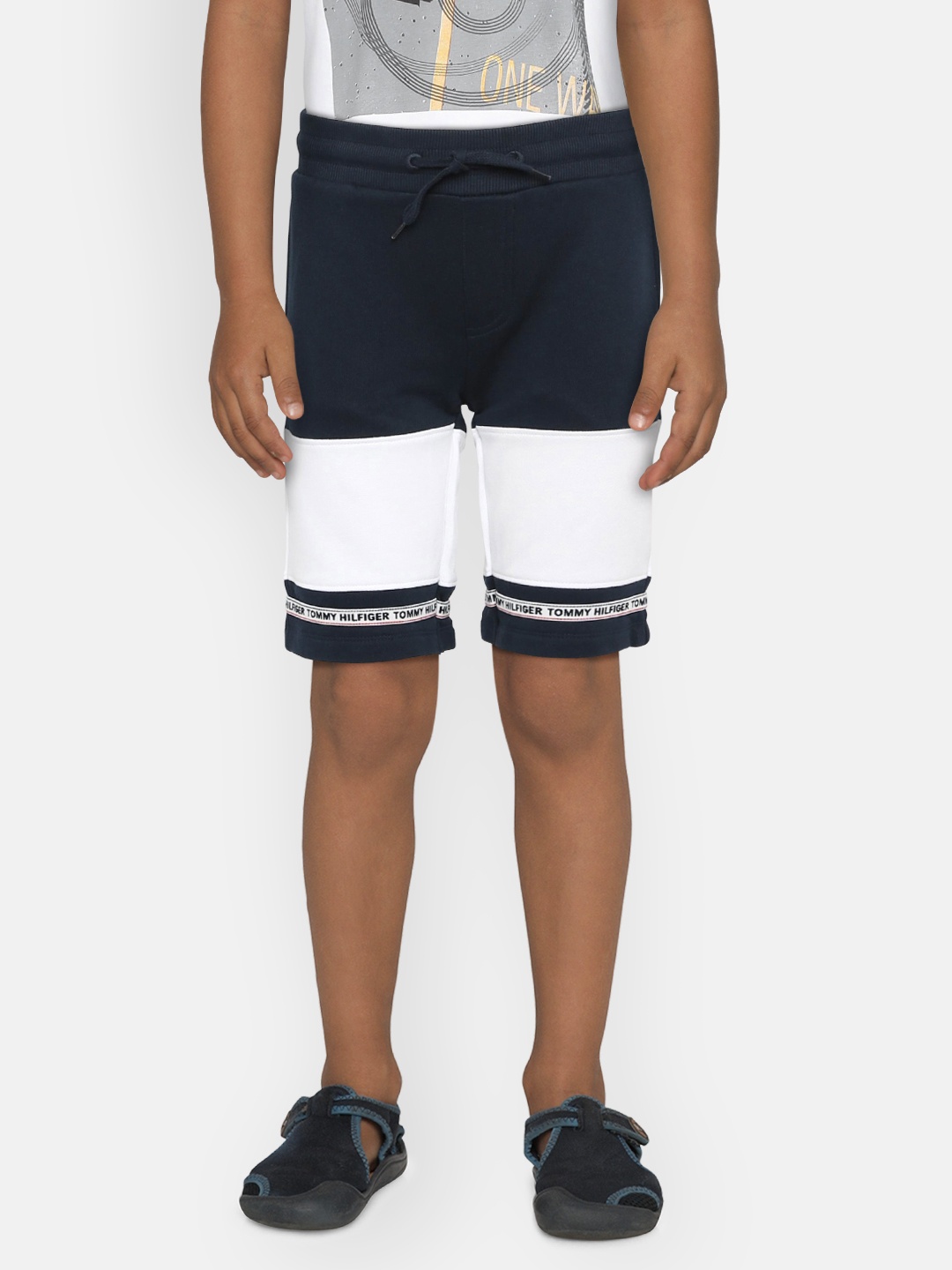 

Tommy Hilfiger Boys Navy Blue & White Colourblocked Regular Fit Shorts