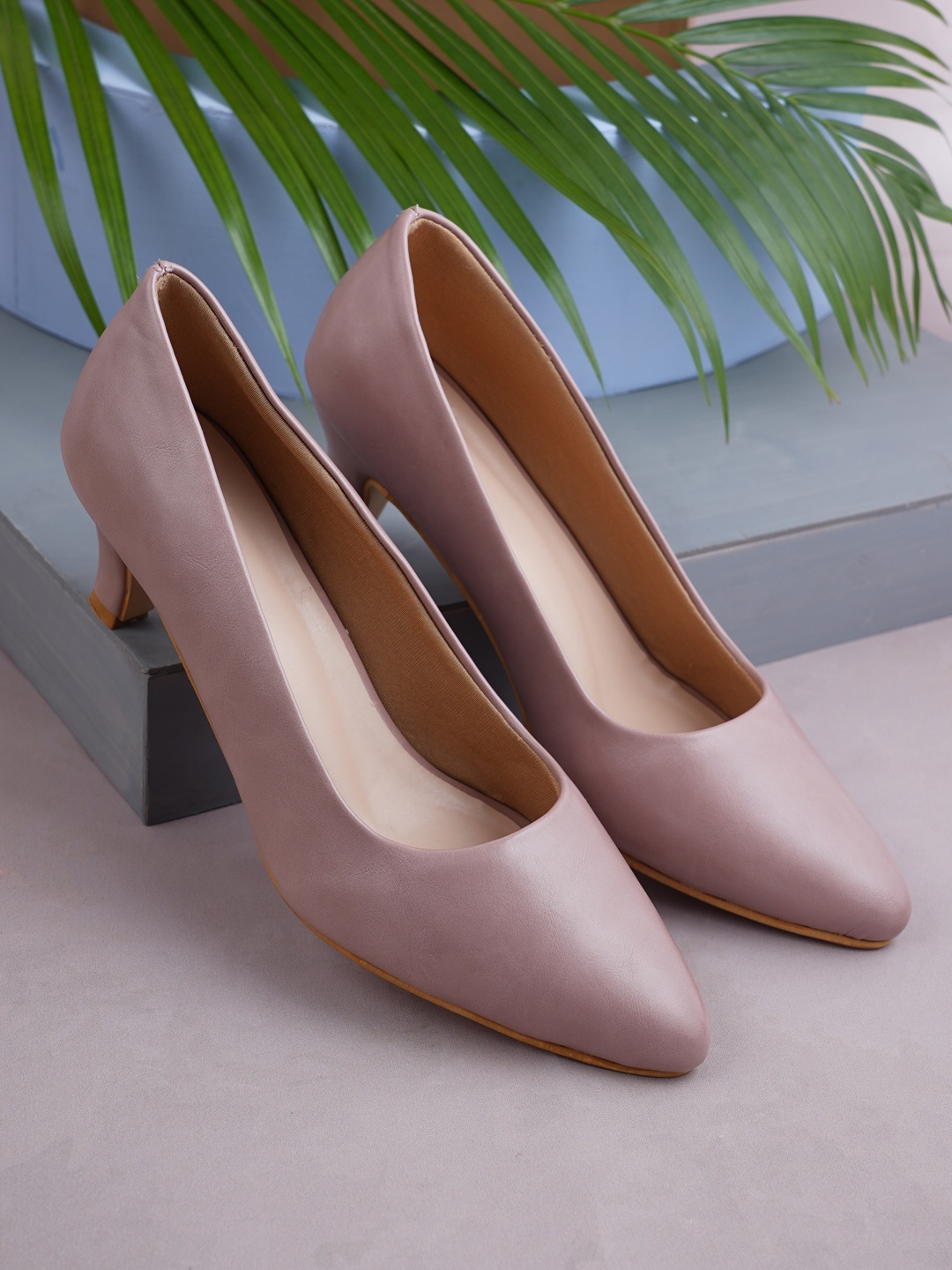 

Get Glamr Women Nude-Coloured Solid Pumps