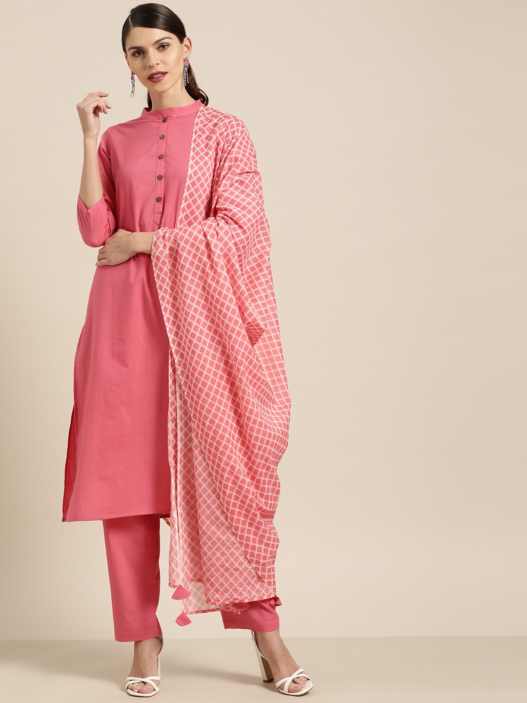 

Shae by SASSAFRAS Women Pink & Off-White Solid Kurta with Trousers & Dupatta