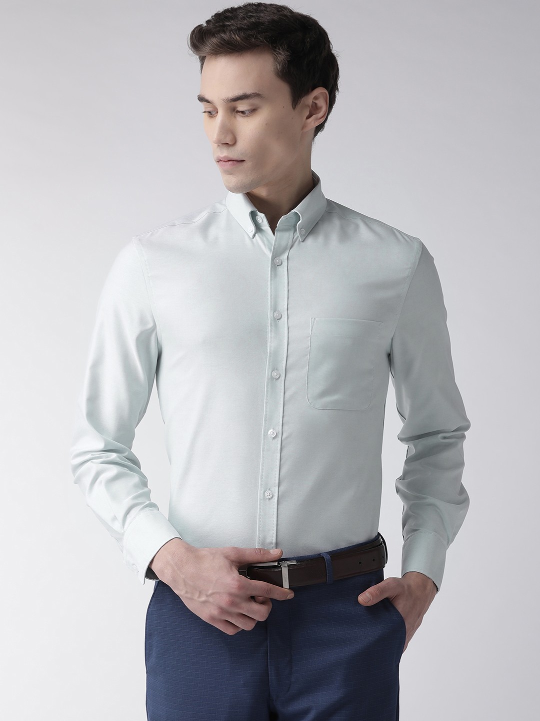 

Marks & Spencer Men Grey Tailored Fit Solid Casual Shirt