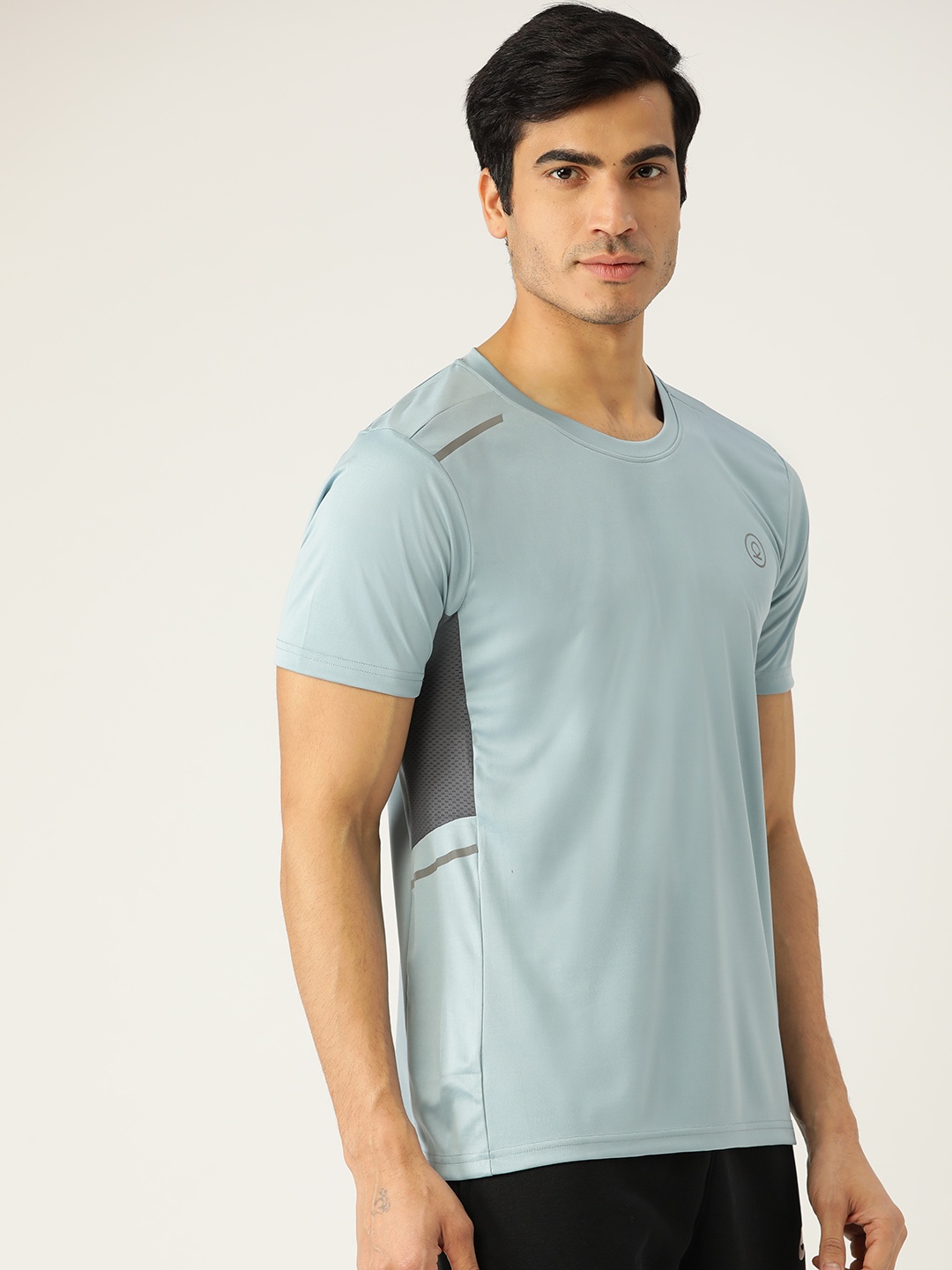 

CHKOKKO Men Blue Dry Fit Solid Round Neck T-shirt