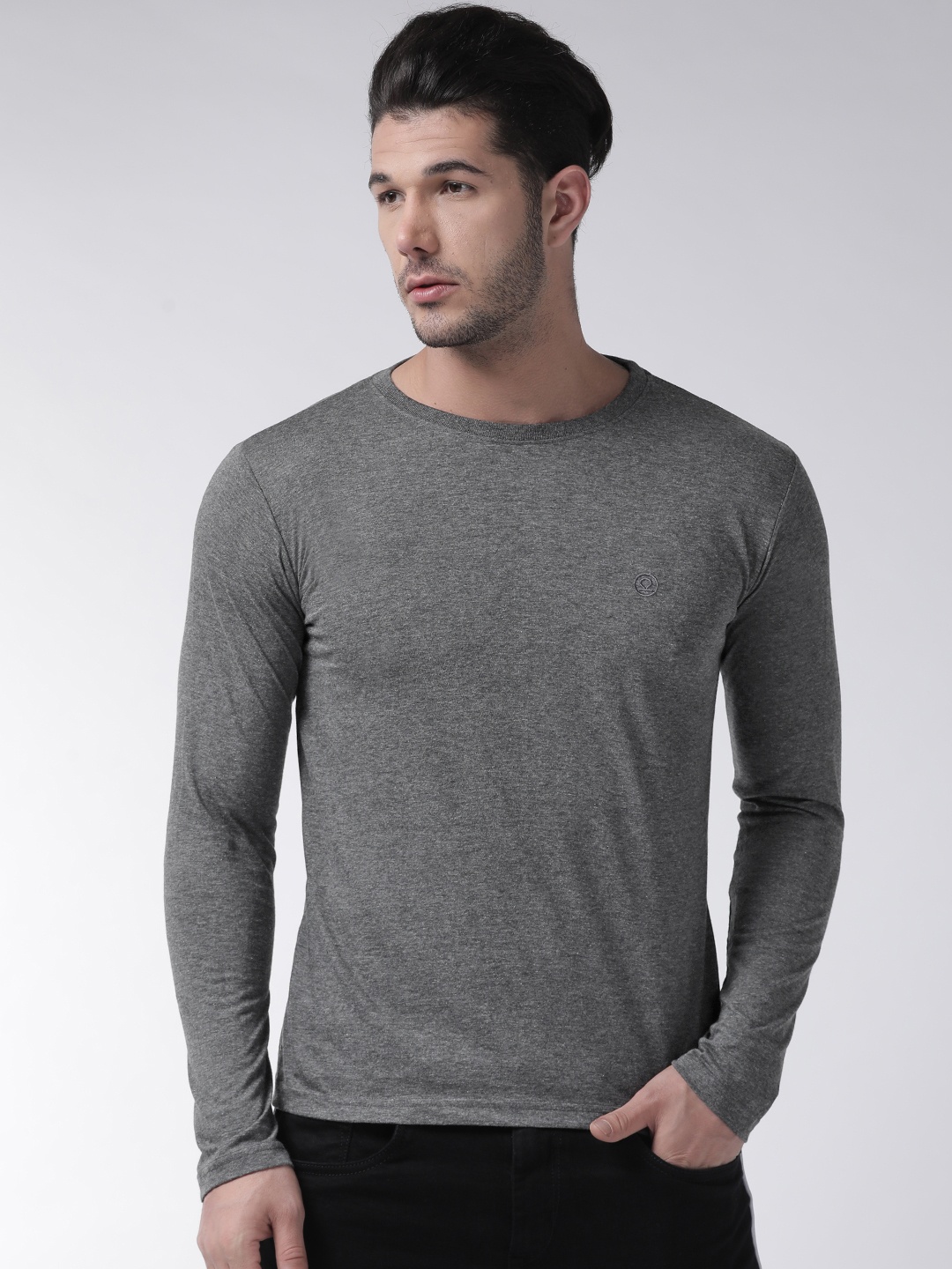 

CHKOKKO Men Charcoal Grey Solid Round Neck T-shirt